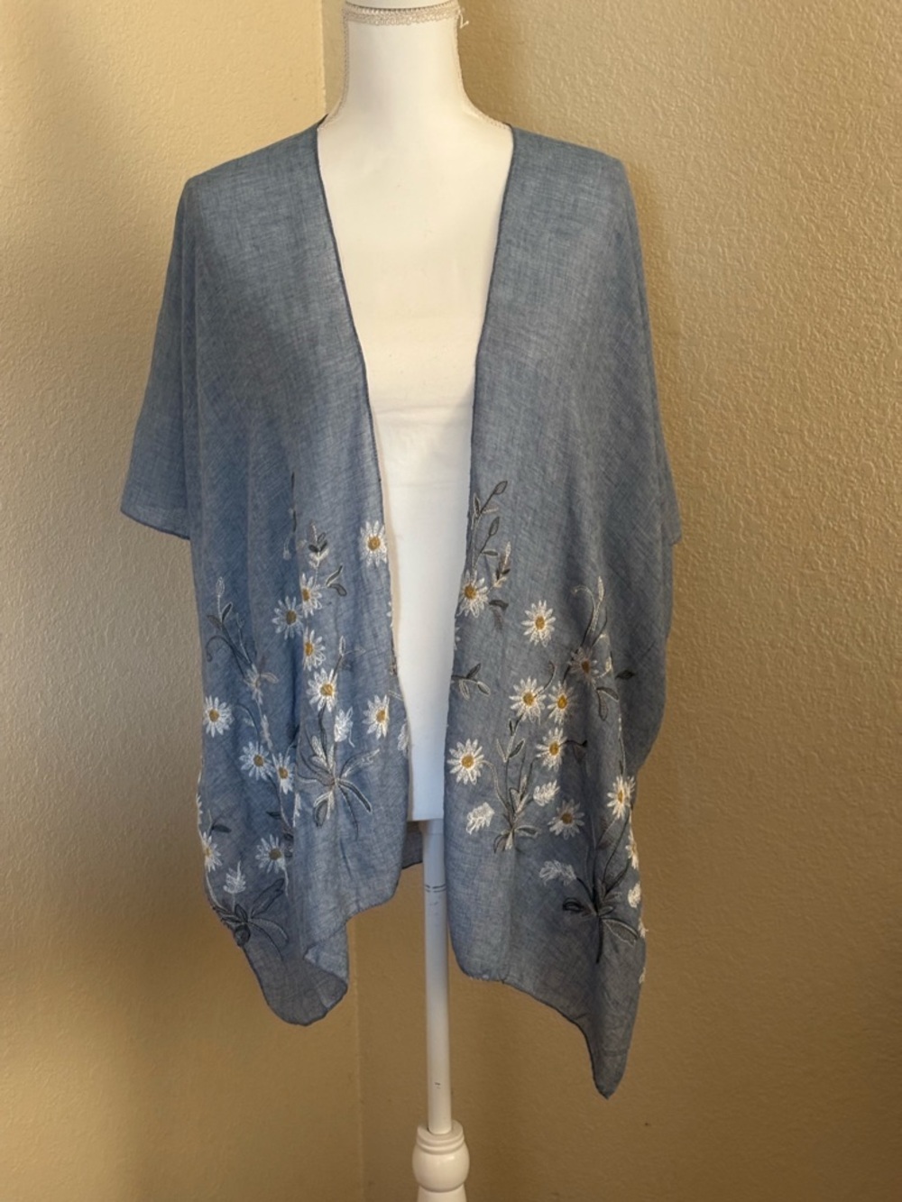 Light Blue Floral Embroidered Open Front Poncho - Picture 4 of 6